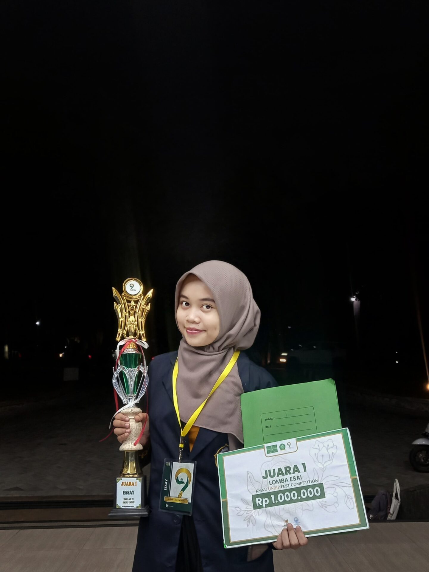 Mahasiswi D Administrasi Bisnis Polines Raih Juara Essay Competition